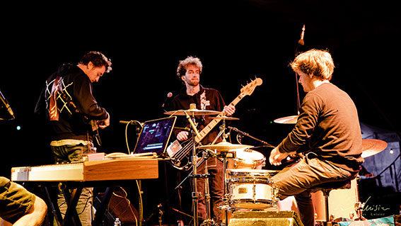 Une voiture devant une cathédrale - Liège 2017