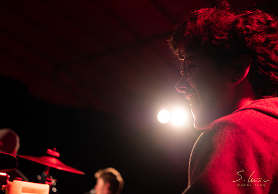 Une voiture devant une cathédrale - Liège 2017