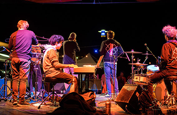 Une voiture devant une cathédrale - Liège 2017