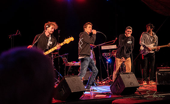 Une voiture devant une cathédrale - Liège 2017