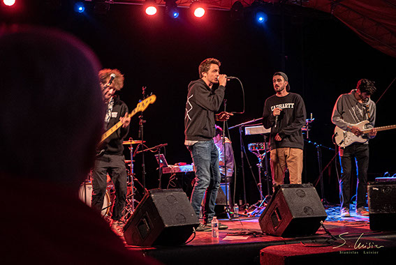 Une voiture devant une cathédrale - Liège 2017